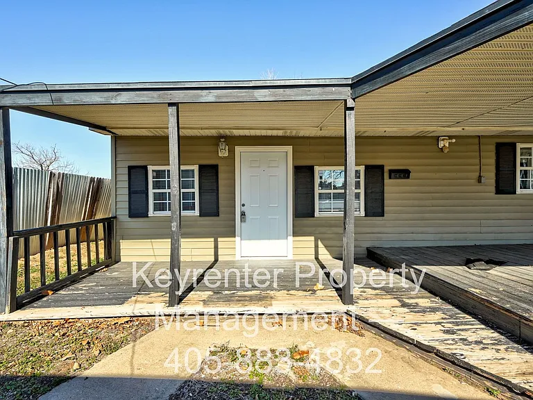 3607 SW 12th St — Photo 5