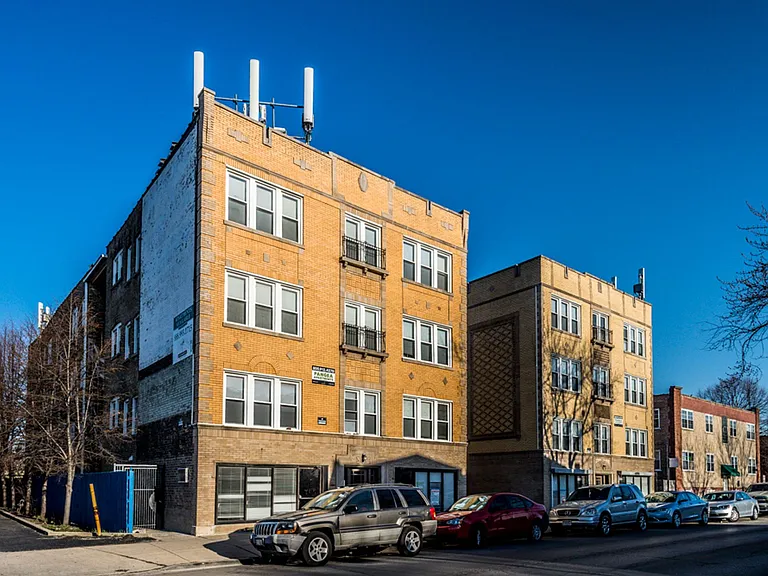 2610 N Laramie — Photo 14