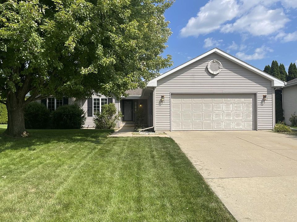 1st image of 976 Bedford Dr