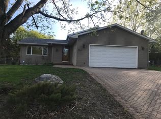 8510 Darnel Rd, Eden Prairie, MN 55347