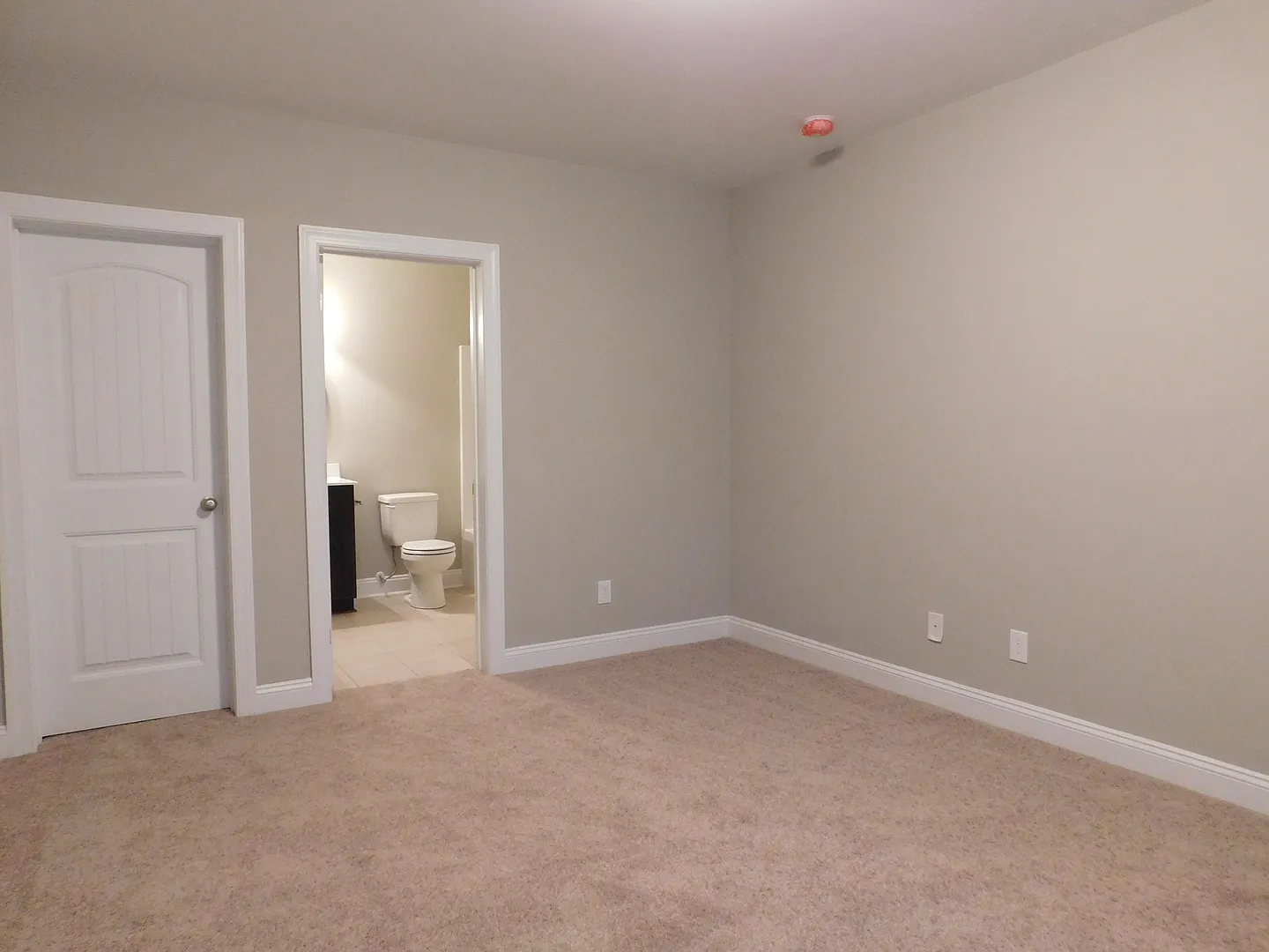 Brand New Three Level Luxury Townhome Available for Immediate Occupancy — Photo 4