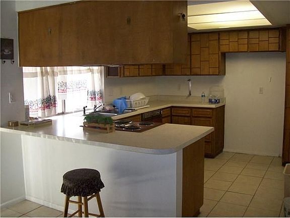 3rd image of 208 Paso Noble Dr
