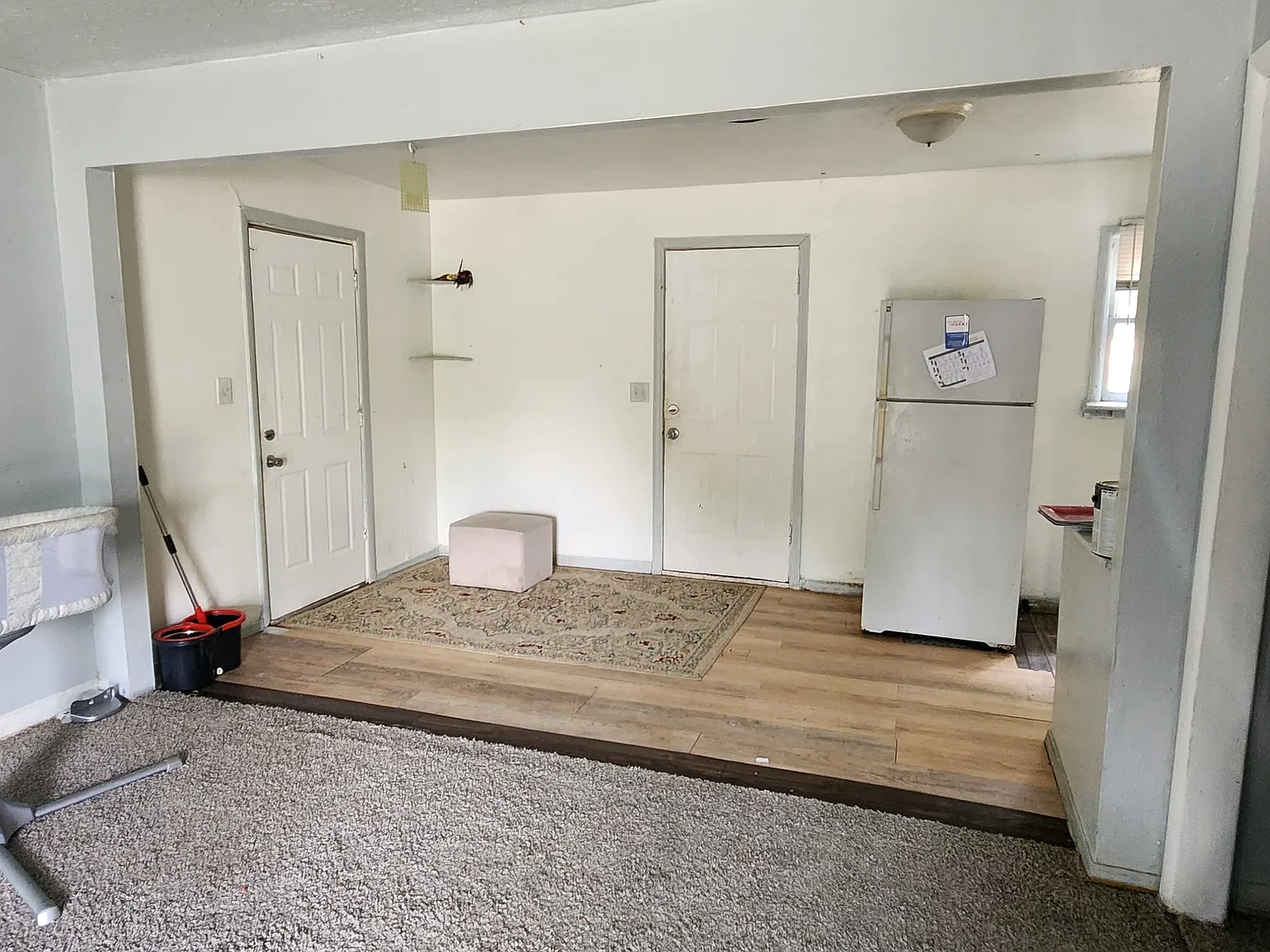 3 bed, 864 sqft, $995 — Photo 2