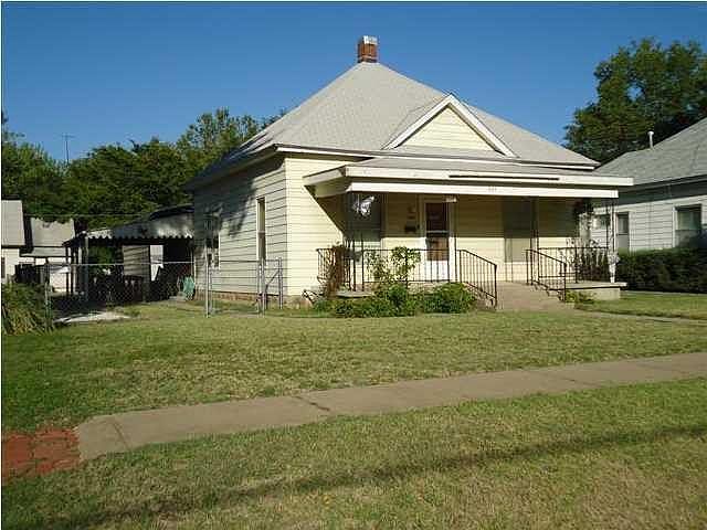 1st image of 204 N Elm St