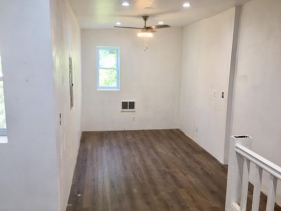 5th image of 2071 E Somerset St #2