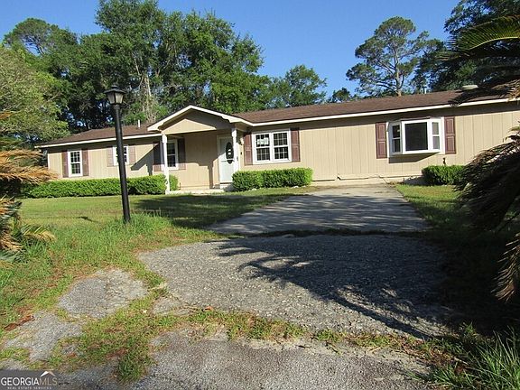 2nd image of 11 Grant Ln