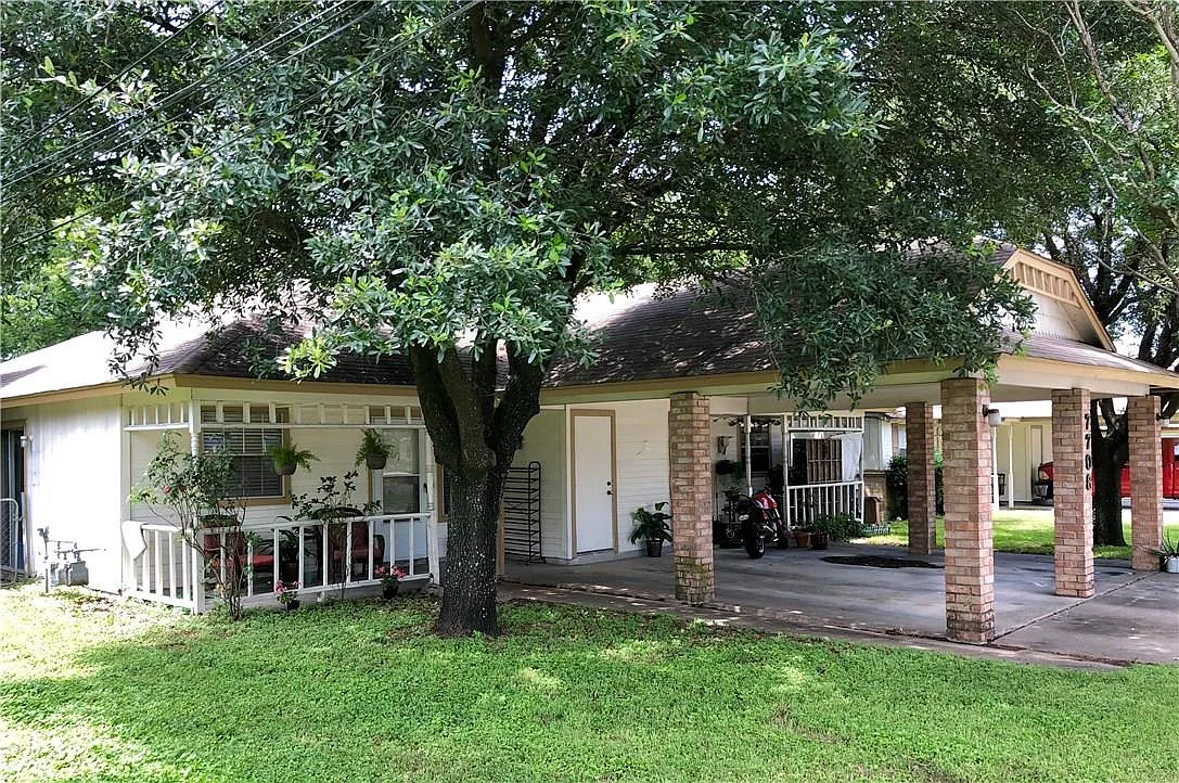2 bed, 1.0 bath, 1680 sqft, $1,495 — Photo 1