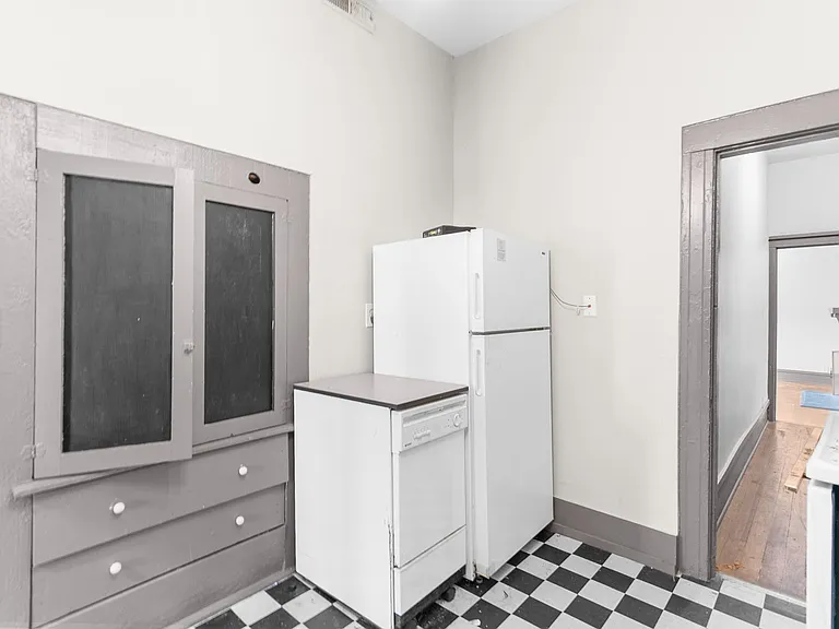 Fleetwood Apartments — Photo 12