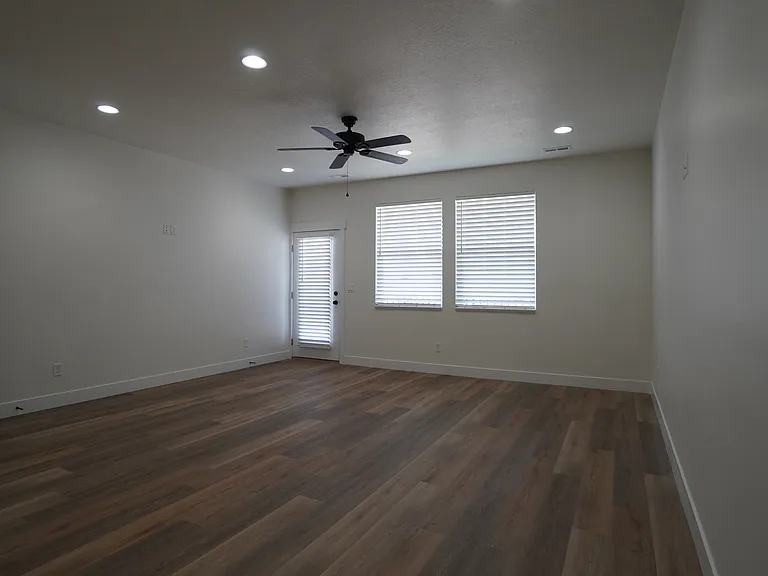 1582 S 150 W — Photo 10