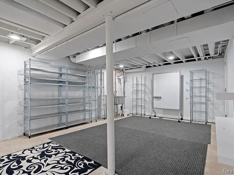 5476 Van Ness Dr — Photo 41