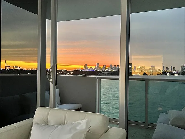 1200 West Ave #526 — Photo 34