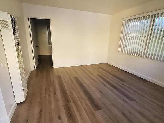 4th image of 709 1/2 Missouri St #709-1/2