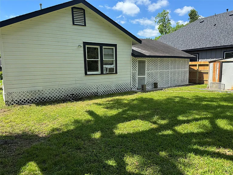 1614 W Sidnor St — Photo 11