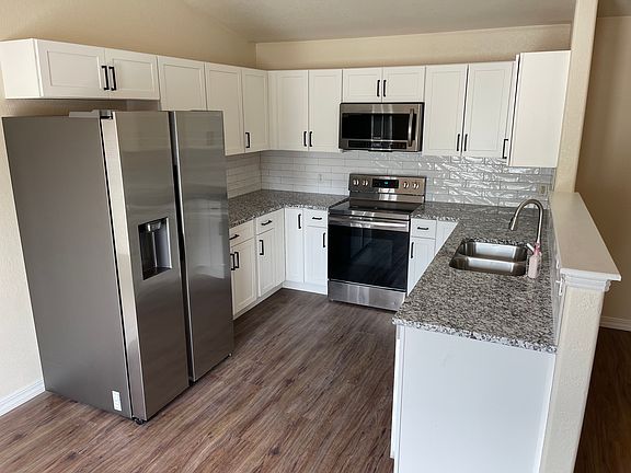 3rd image of 2707 Park Ave