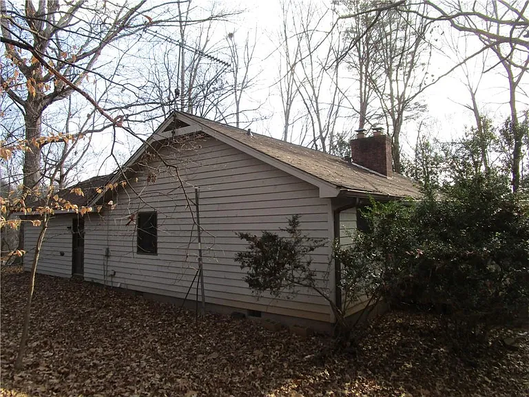 3730 Newport Dr — Photo 10