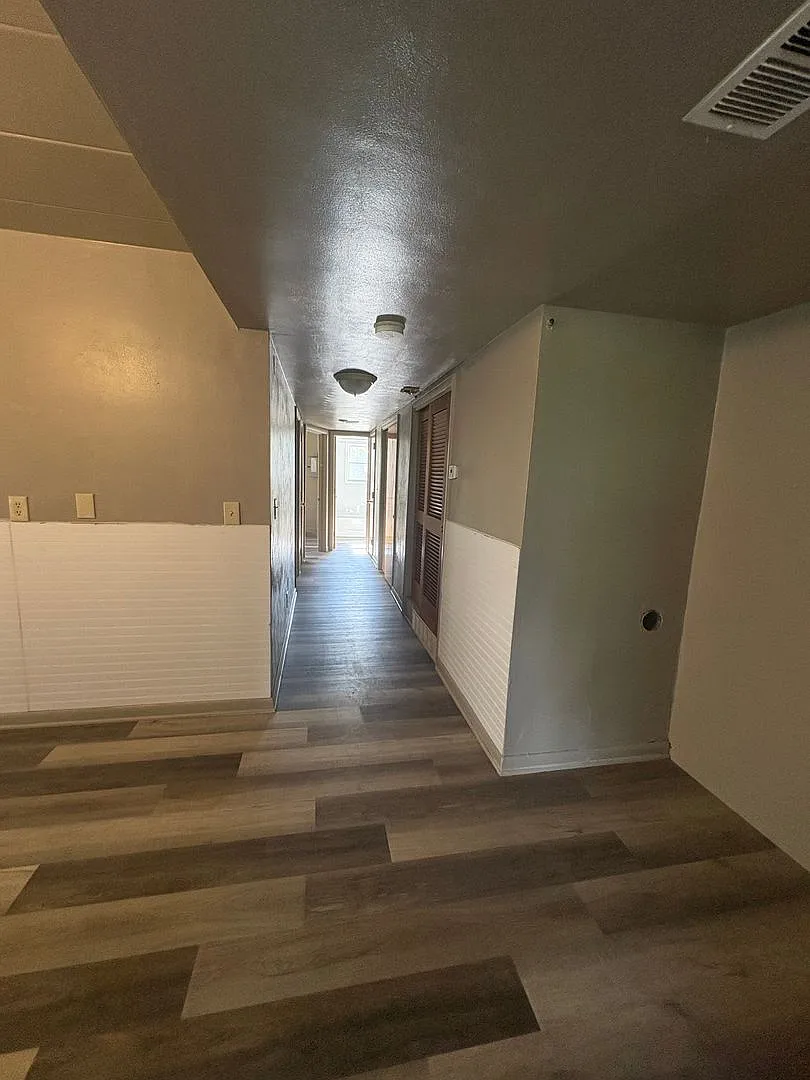Spacious 1,200 Sq Ft Apt w/Garage Near Downtown Dayton — Photo 4