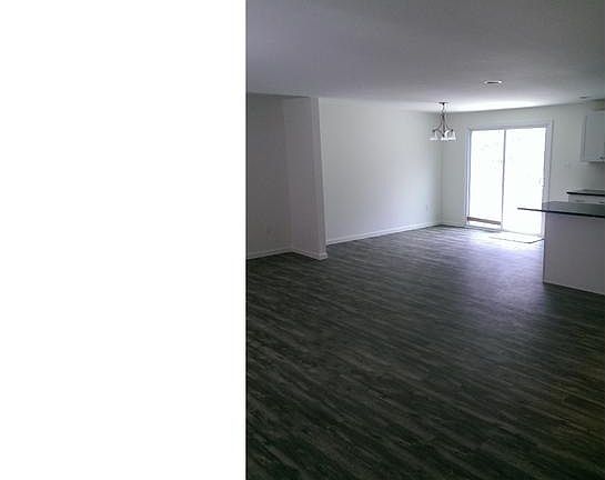 2nd image of 303 Dulles Dr