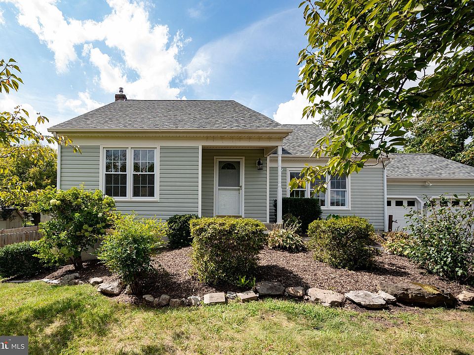 1st image of 15211 Bicentennial Ct