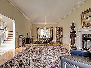 101 Edgewater Lane 2