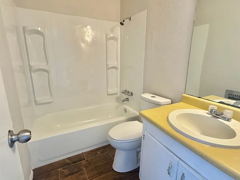 332 Preusser St — Photo 11