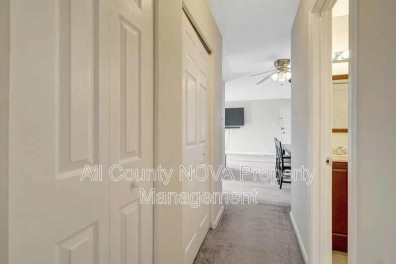1 bed, 1.0 bath, 726 sqft, $1,795 — Photo 3