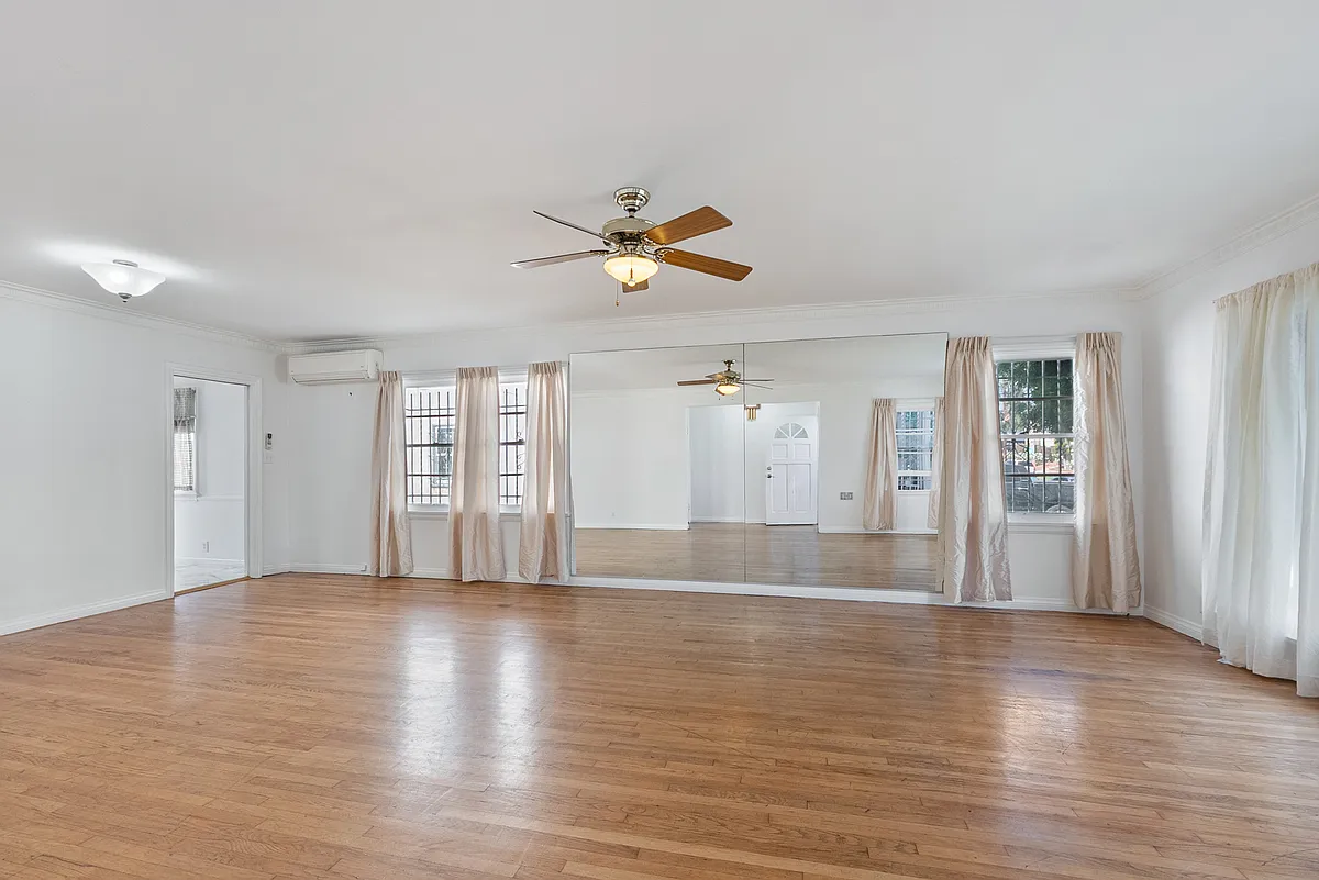 Building Photo - 1429 Ellsmere Ave