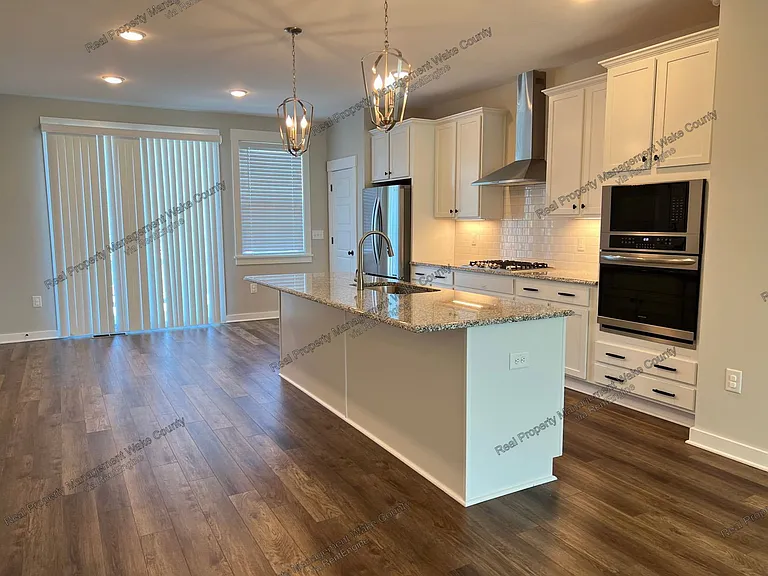 445 Rally Point Pl — Photo 8