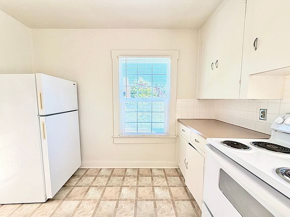 5th image of 4712-16 SE Belmont St