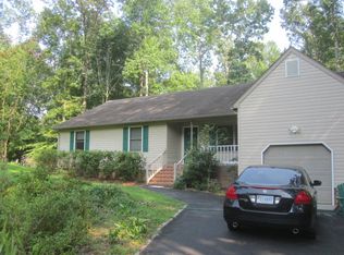 9843 Spring Branch Dr, James store, VA 23128