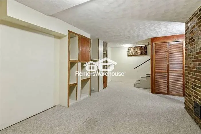 945 Sherburne Ave — Photo 20