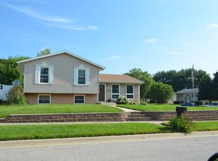 3906 Monterey Dr, Waterloo, IA 50701