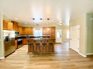 18197 Hammer Ln, Tuolumne, CA 95379