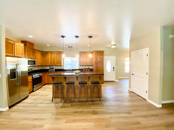 18197 Hammer Ln, Tuolumne, CA 95379