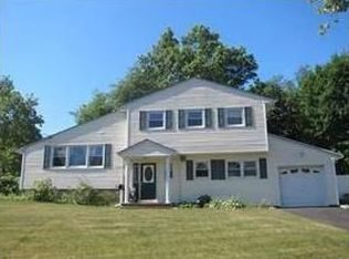 303 Rues Ln, East Brunswick, NJ 08816