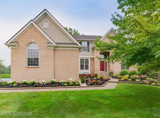 3285 Estate View Ct, Commerce Township, MI 48382