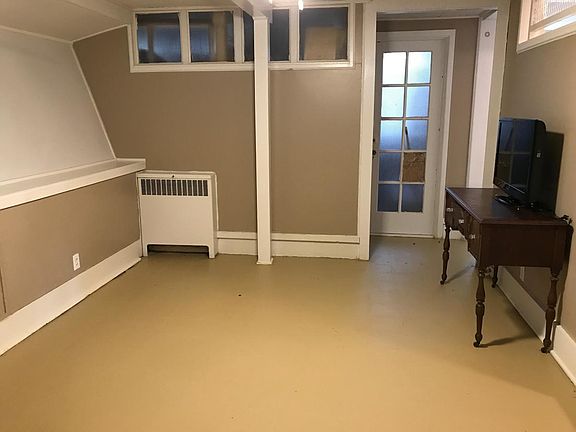 Large bedroom with lots of daylight