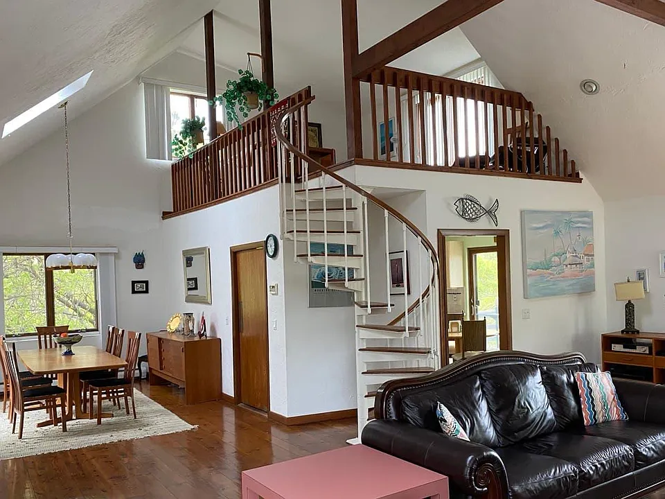 55 Spencer Dr