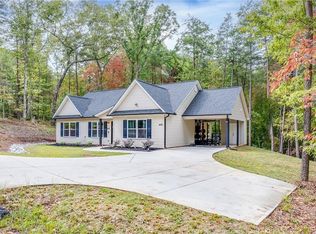 303 Old Deer Path Way, Cleveland, GA 30528