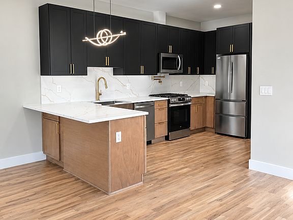 2nd image of 54 Oak Ave Floor 2