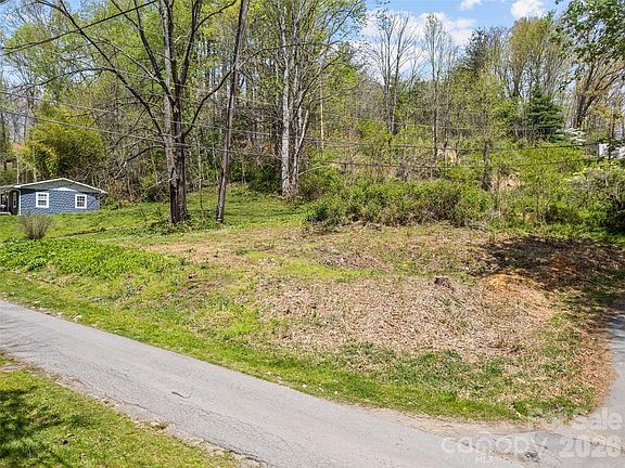 3rd image of 26 Lansing Rd