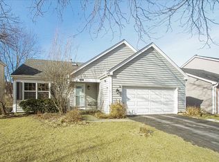 312 Richard Ct, Vernon Hills, IL