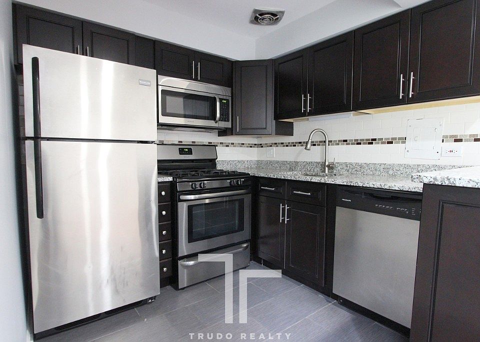 2nd image of 5534 N Kenmore Ave APT 101