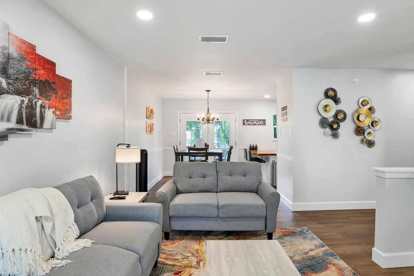 4 bed, 2.5 bath, 1635 sqft, $1,900 — Photo 3