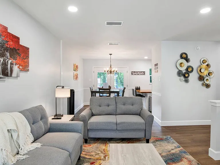 308 N University Blvd — Photo 3