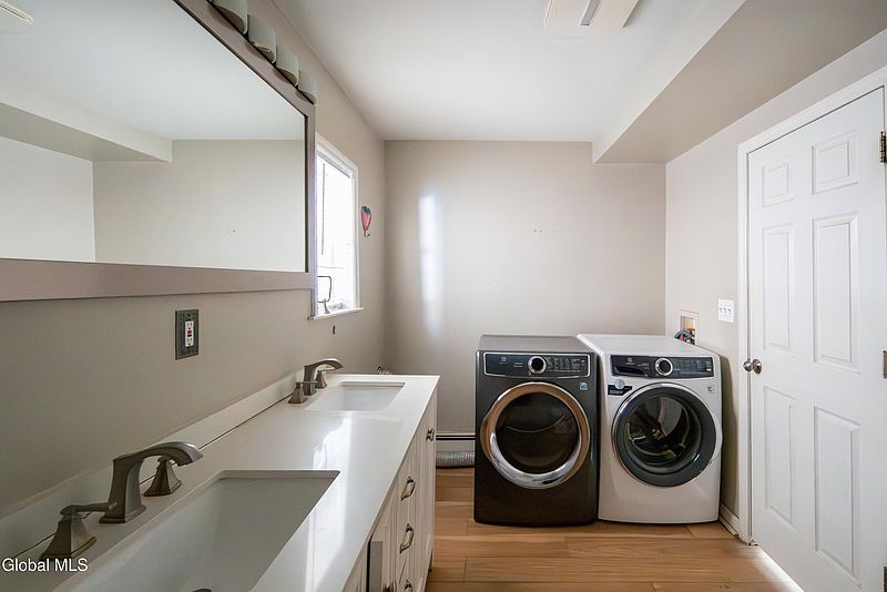 4th image of 61 Tyler Street