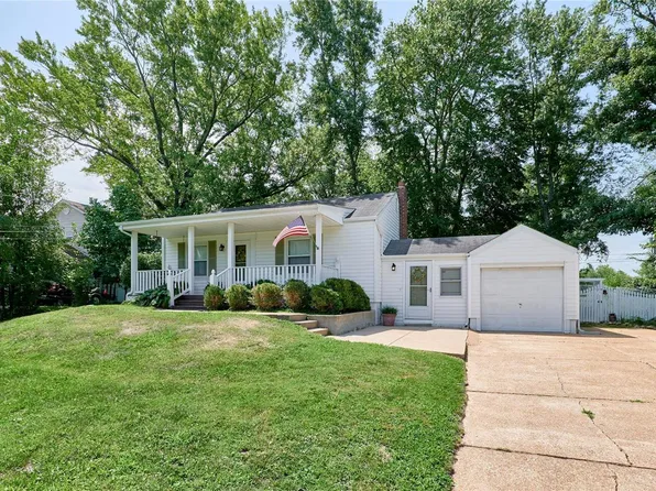 11312 De Runtz Ave, Maryland Heights, MO 63043