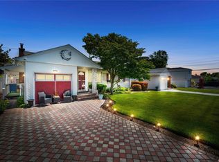 11 Cheshire Rd, Bethpage, NY 11714