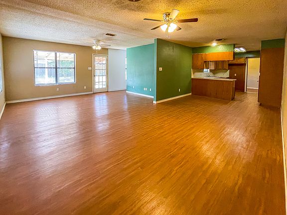 3rd image of 1404 E INEZ ST
