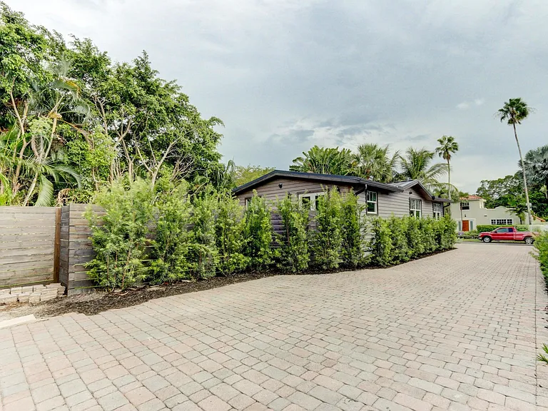 833 Ardmore Rd — Photo 43