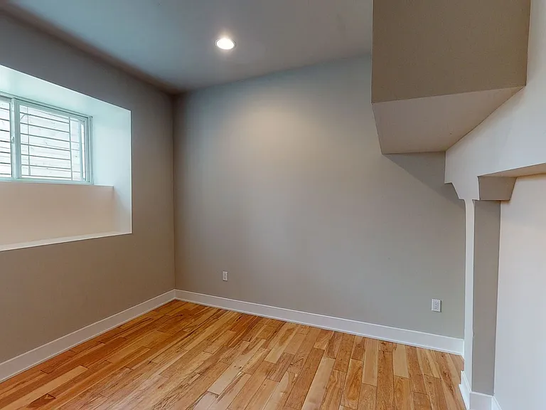 Newly Construction Apartment Brewerytown — Photo 16
